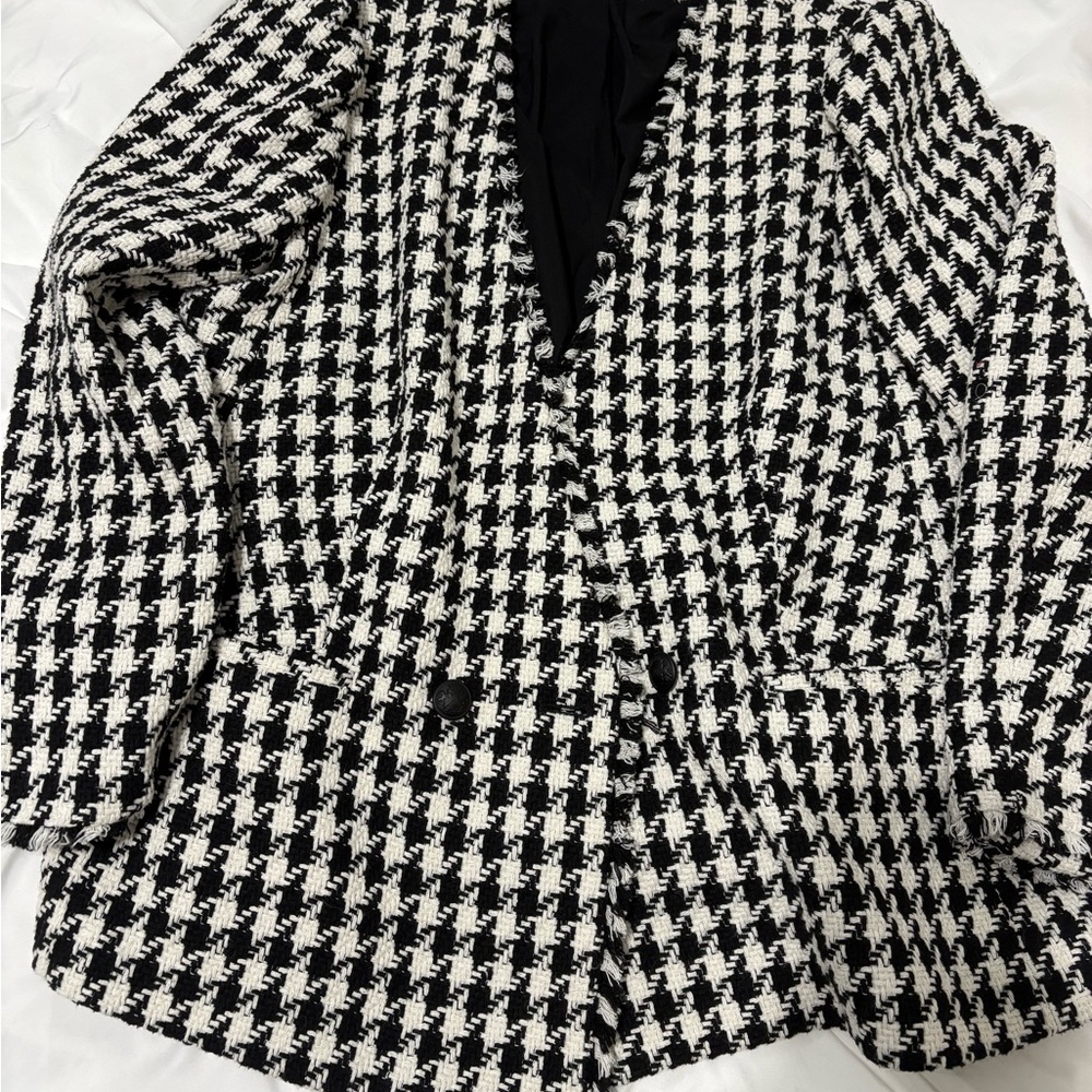 Express Black and White Houndstooth Blazer
